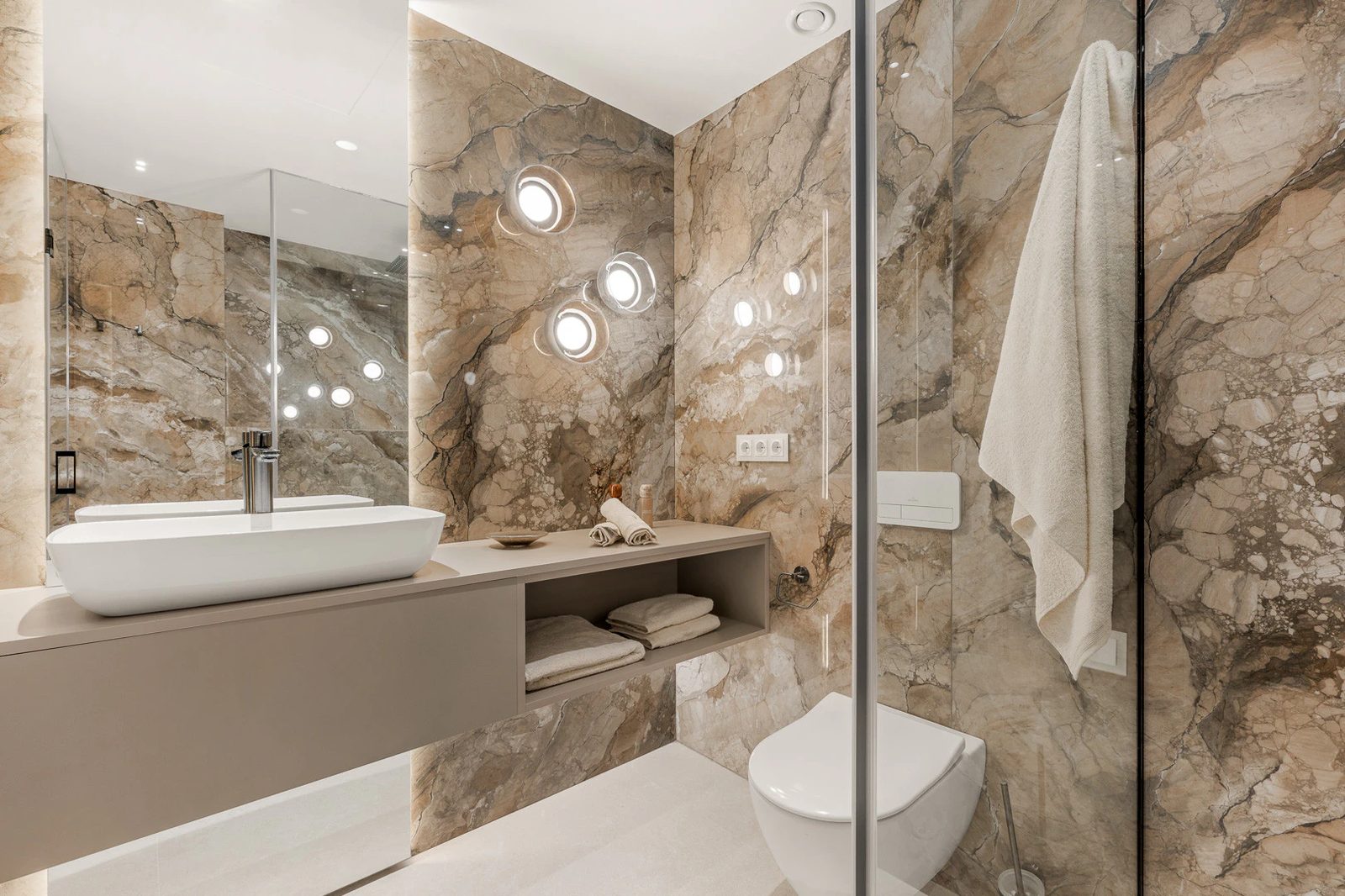 Penthouse u pláže se střešní terasou · Fotografie 49
