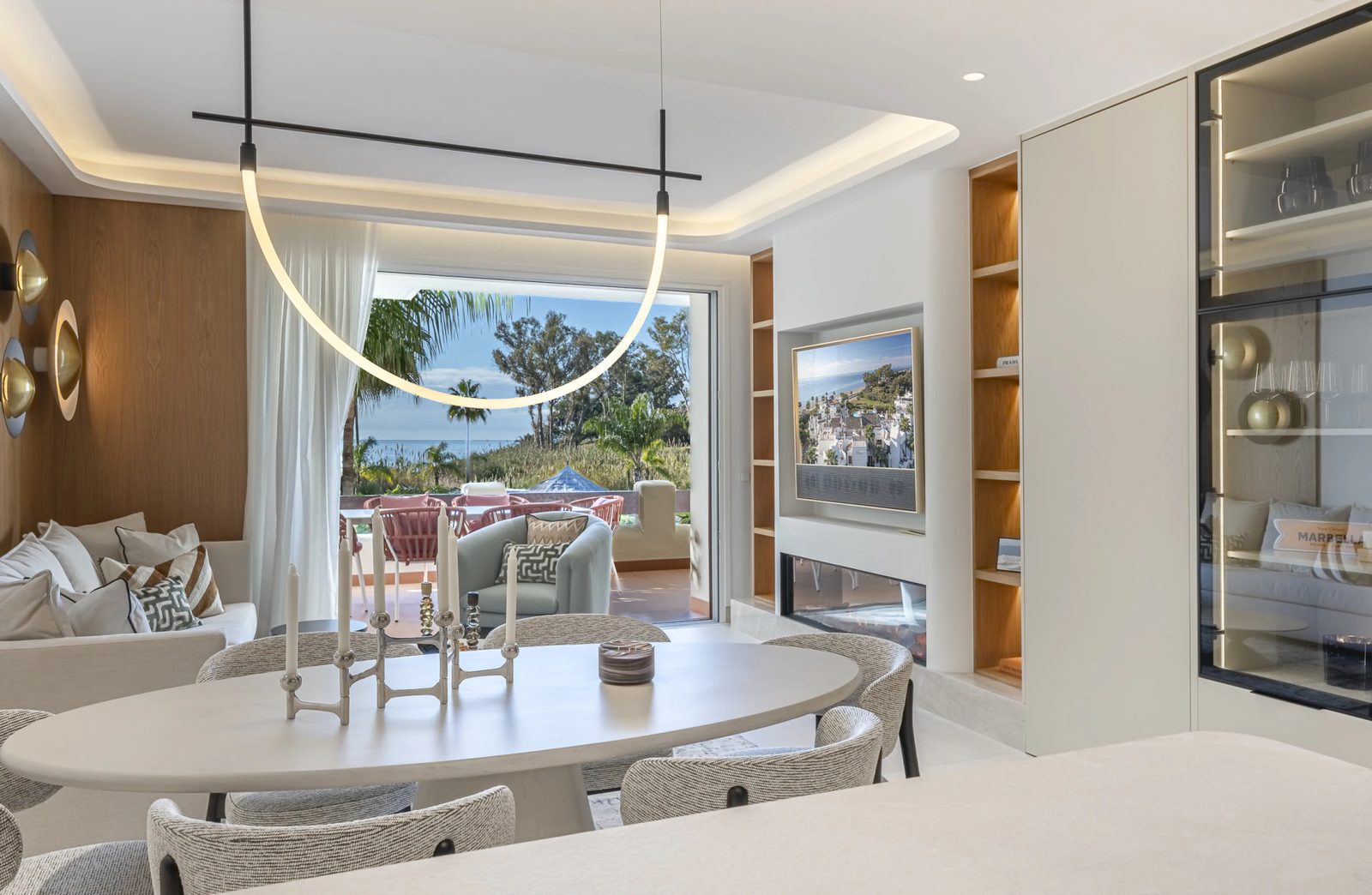 Renovated Beachfront Apartment with Sea Views · Photo 49