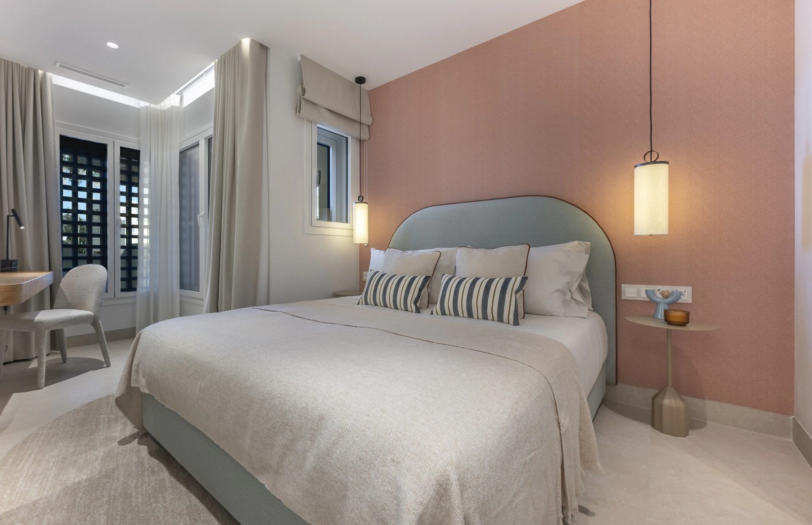 Renovated Beachfront Apartment with Sea Views · Photo 55