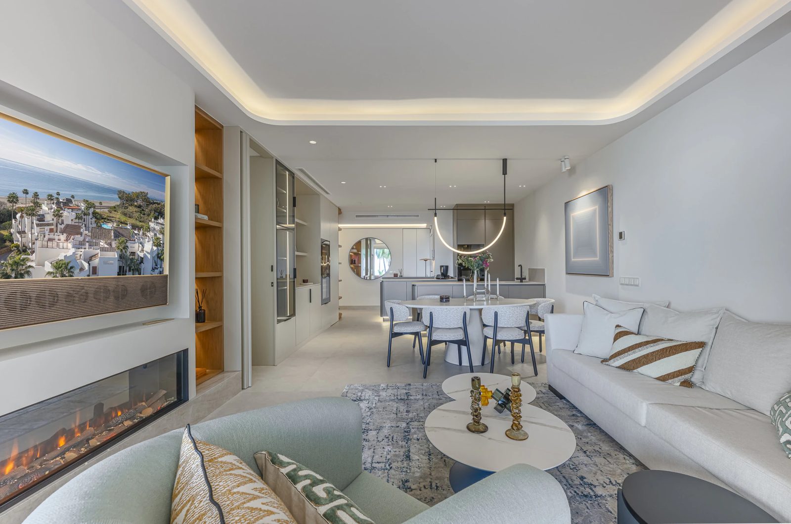 Renovated Beachfront Apartment with Sea Views · Photo 42