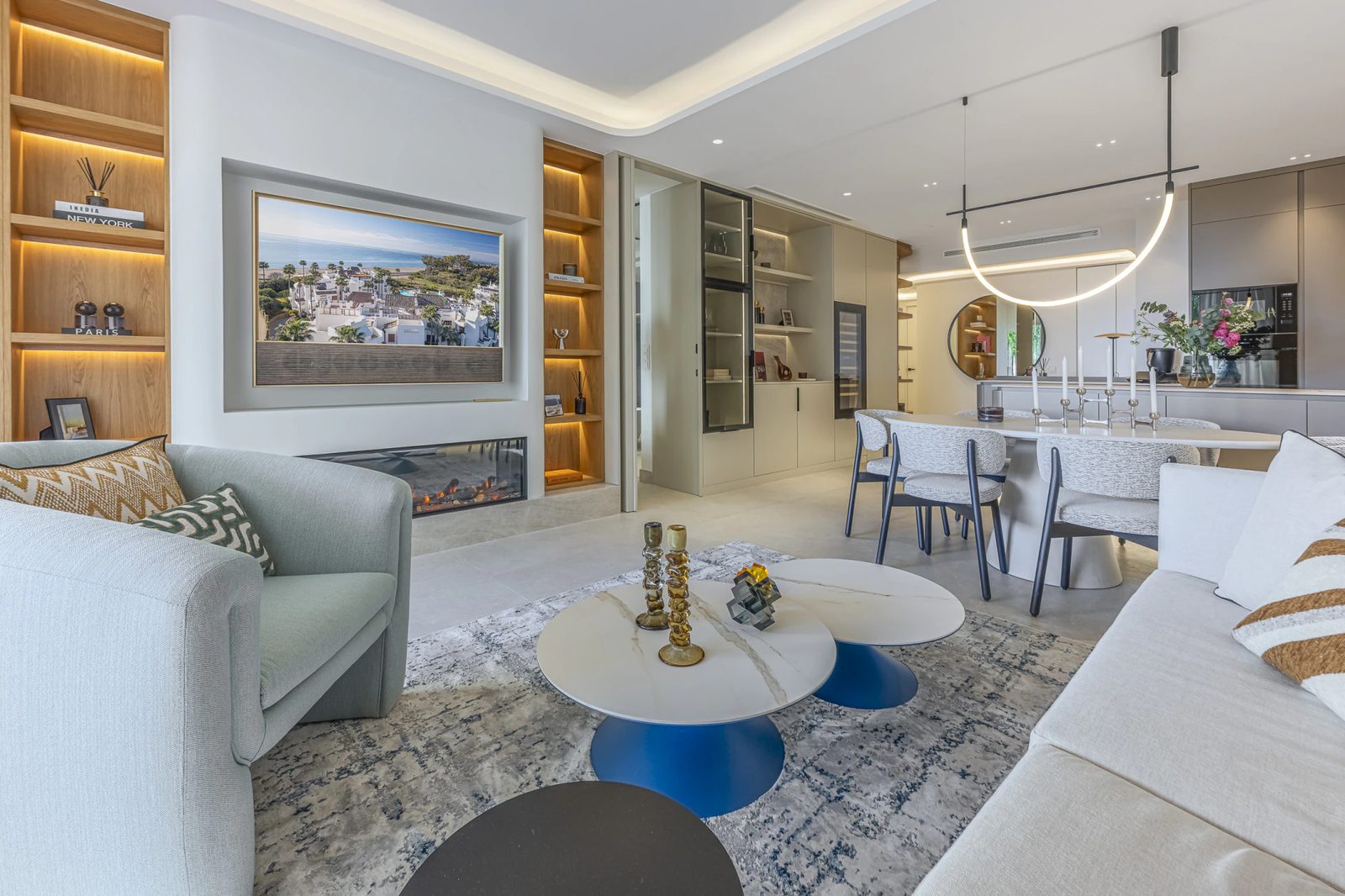 Renovated Beachfront Apartment with Sea Views · Photo 43