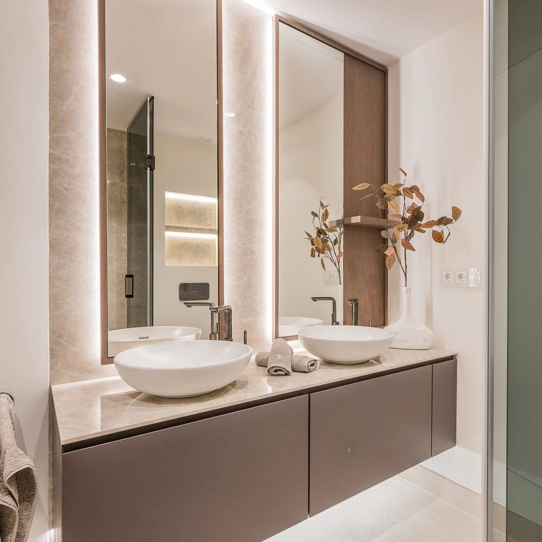 Renovated Beachfront Apartment · Photo 16