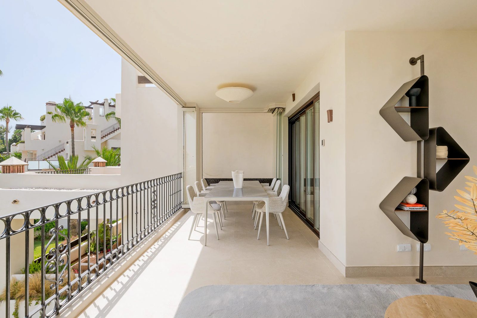 Renovated Beachfront Apartment · Photo 46