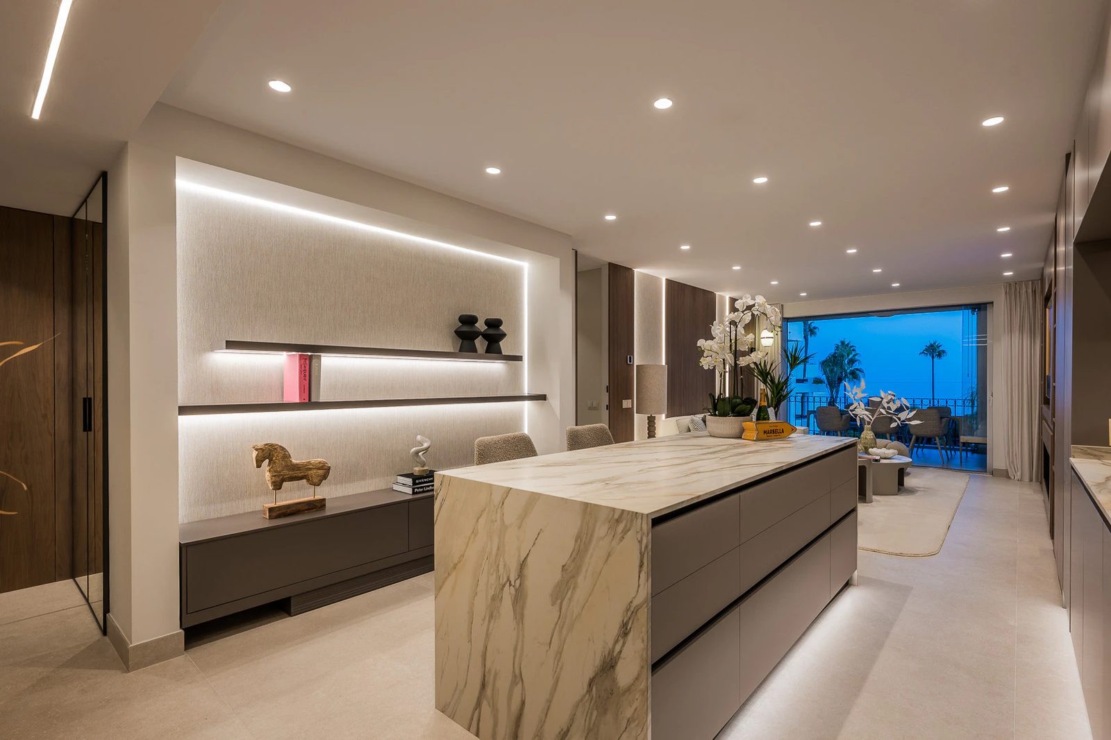 Renovated Beachfront Apartment · Photo 19