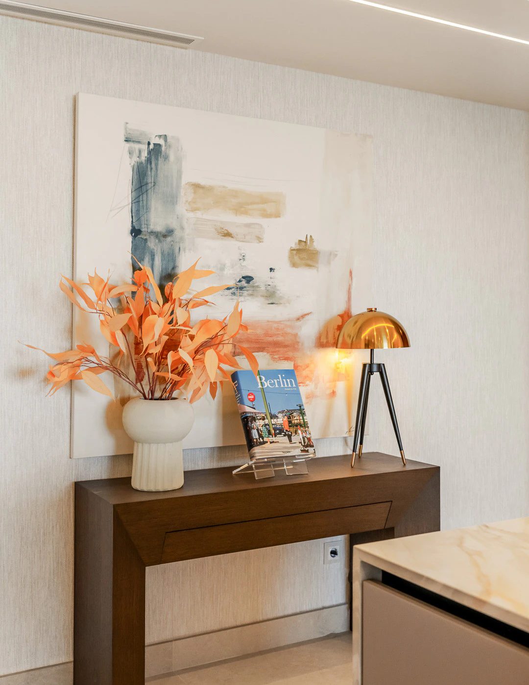 Renovated Beachfront Apartment · Photo 38