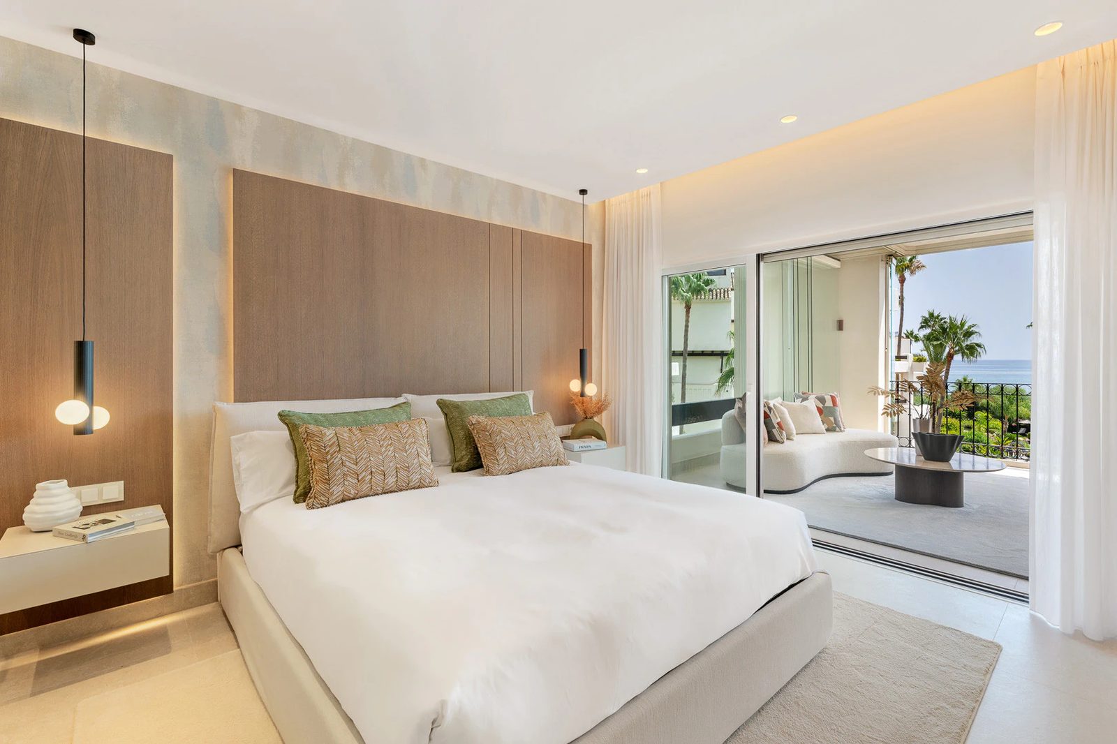 Renovated Beachfront Apartment · Photo 33