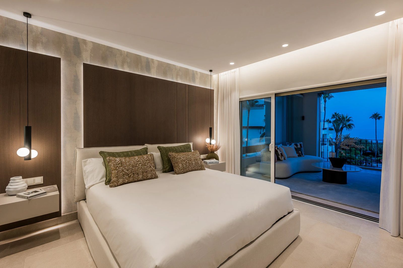 Renovated Beachfront Apartment · Photo 14