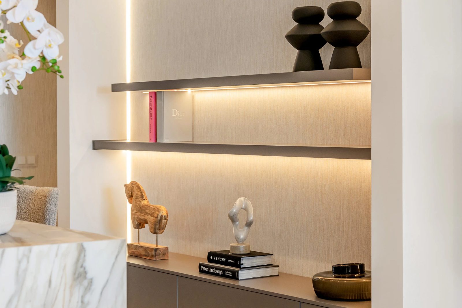 Renovated Beachfront Apartment · Photo 40