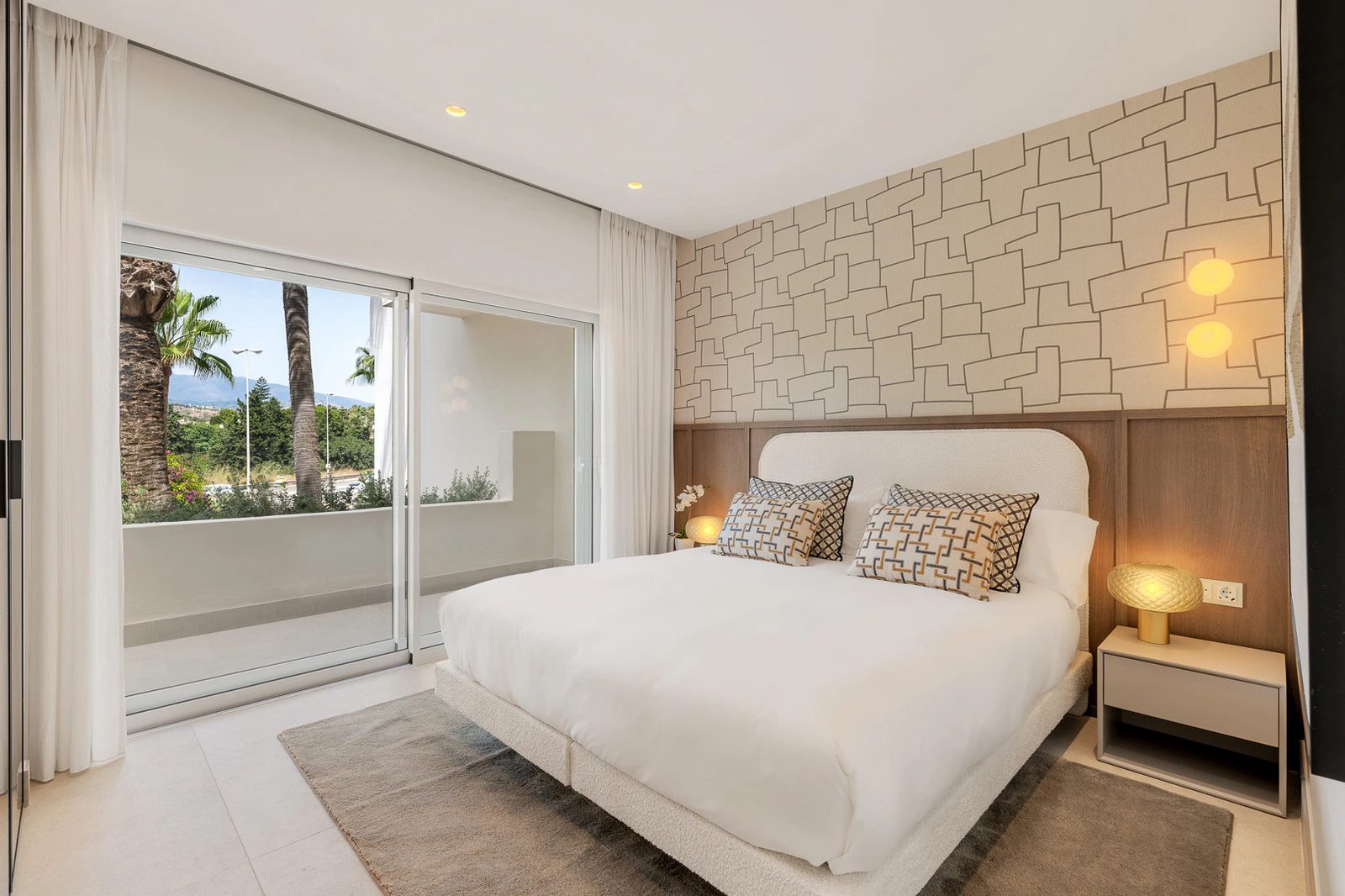 Renovated Beachfront Apartment · Photo 36