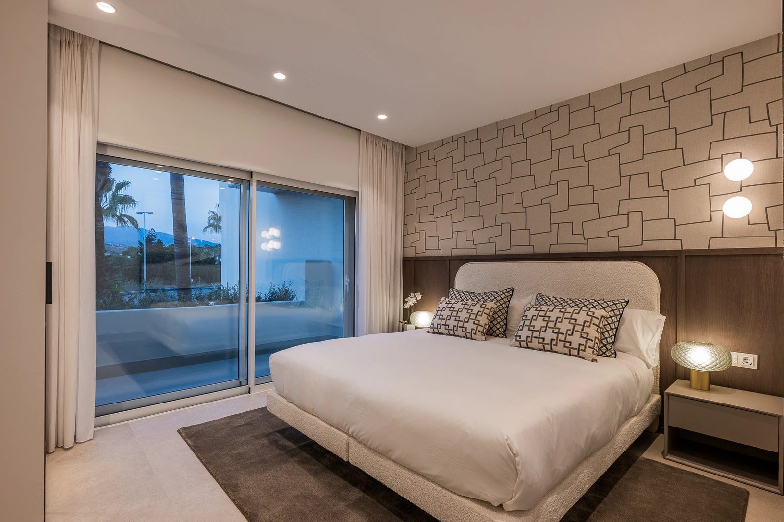 Renovated Beachfront Apartment · Photo 17