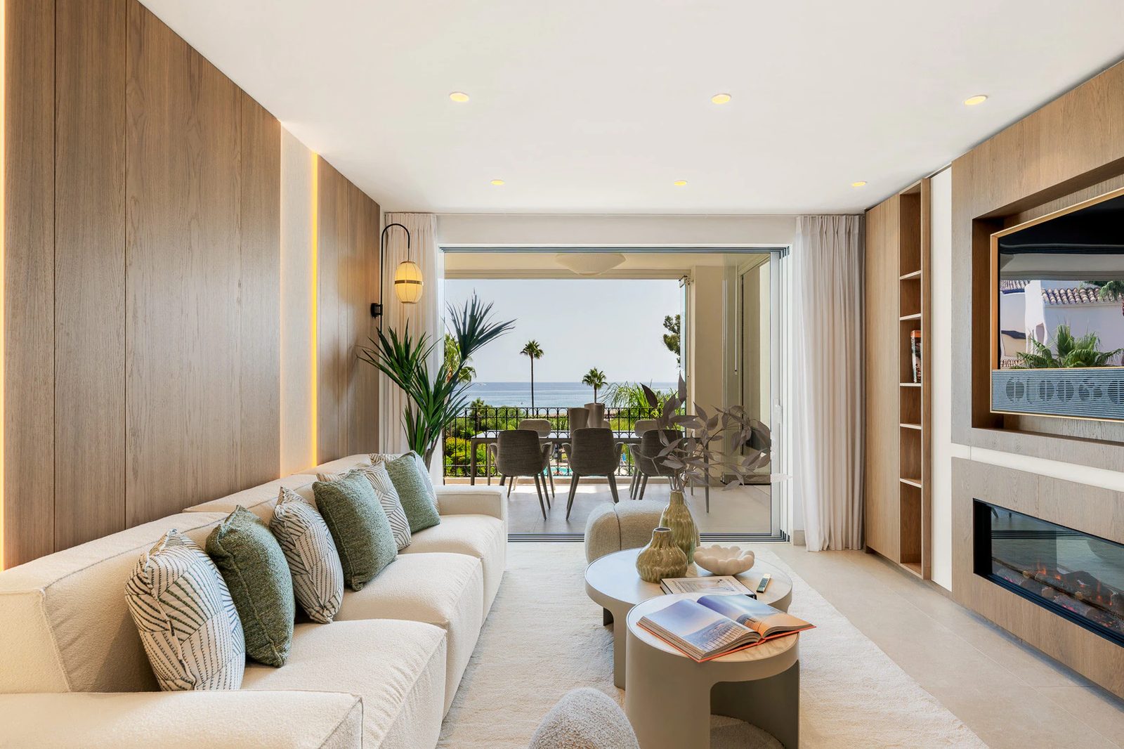 Renovated Beachfront Apartment · Photo 42