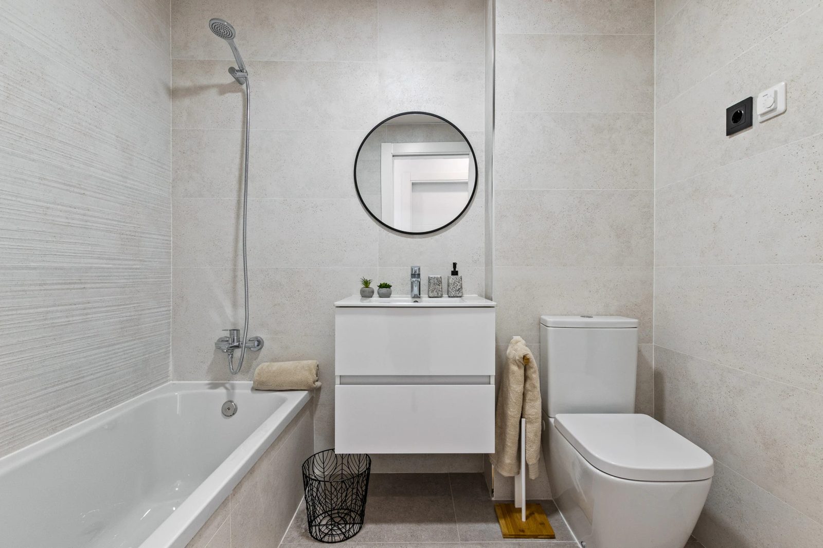 Boutique Apartments with Sea Views · Photo 16