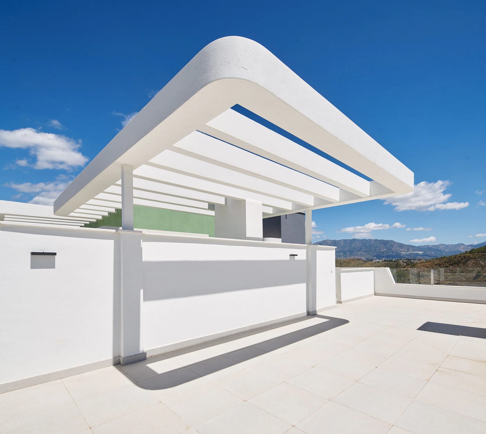 Frontline Golf Apartments with Sea Views · Photo 14