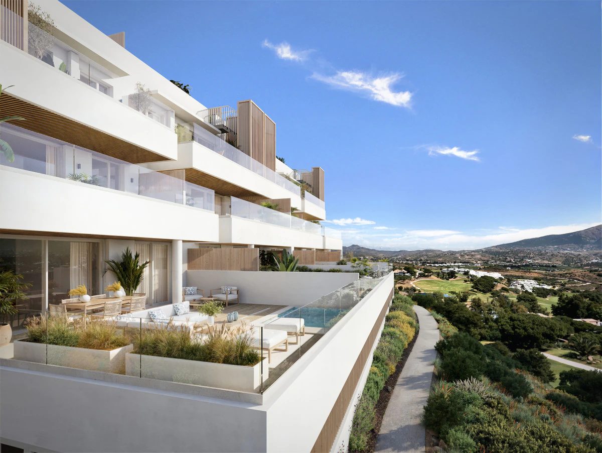 Frontline Golf Apartments · Photo 8