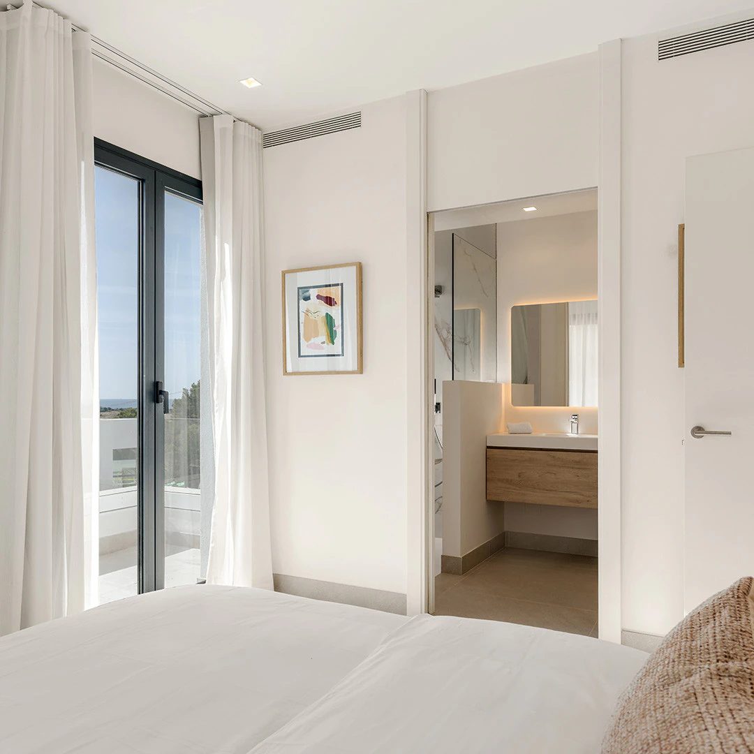 Frontline Golf Villas with Sea Views · Photo 18
