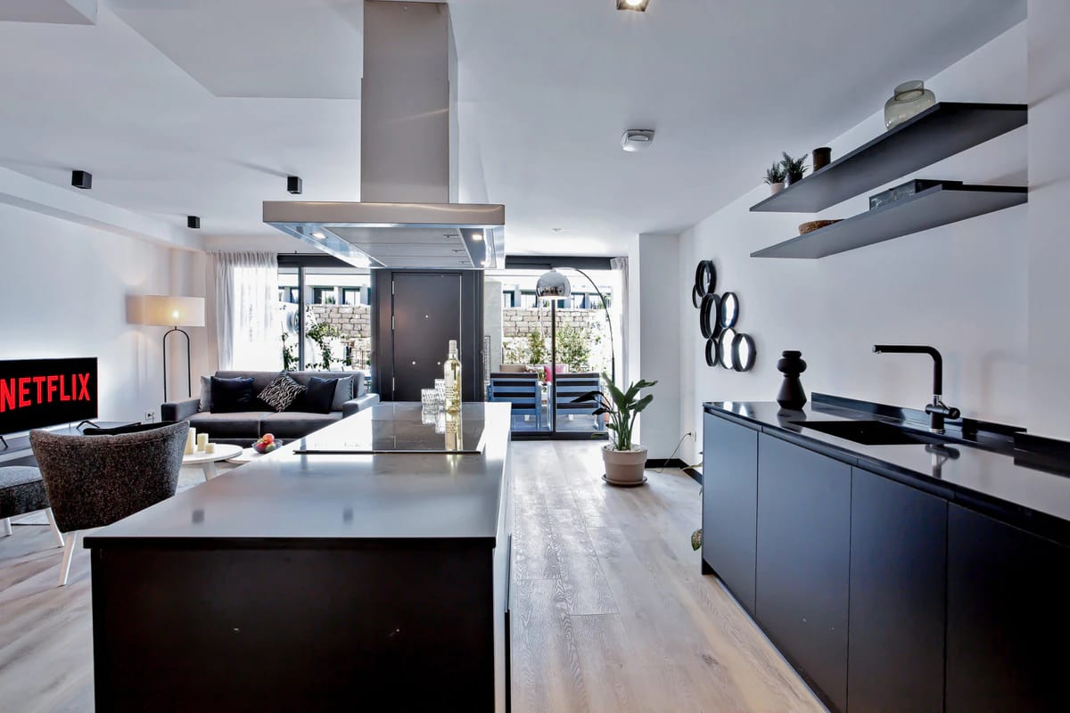 Apartments with Sea Views · Photo 24