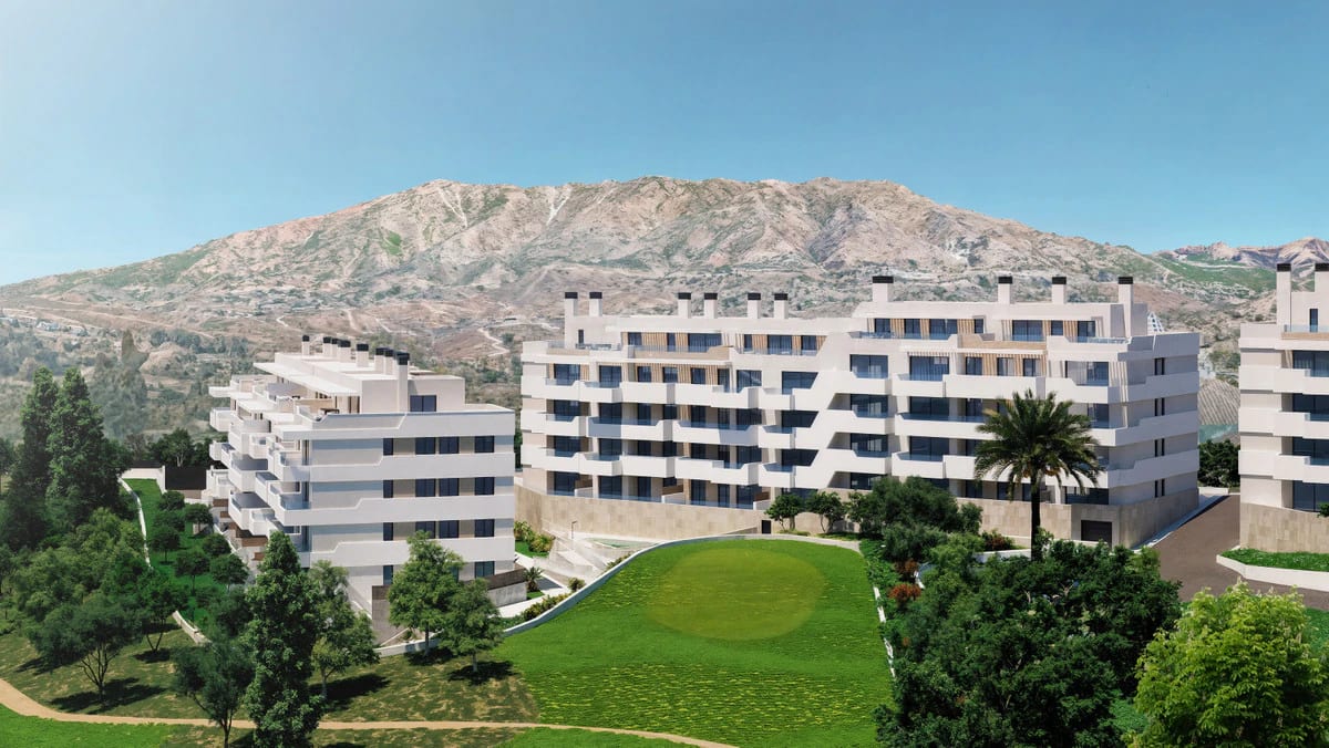 Frontline Golf Apartments and Penthouses · Photo 9