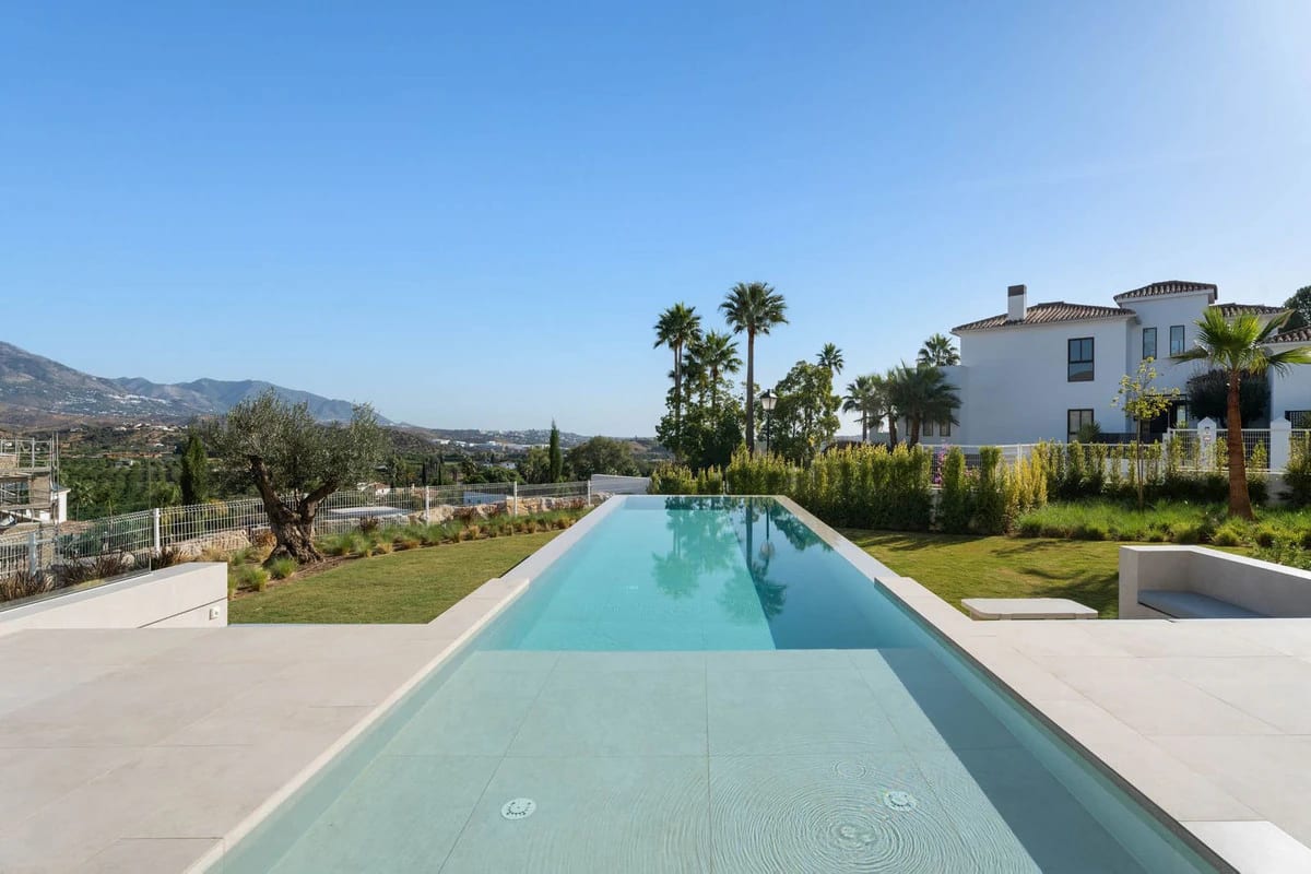 Villas with Expansive Private Gardens · Photo 54