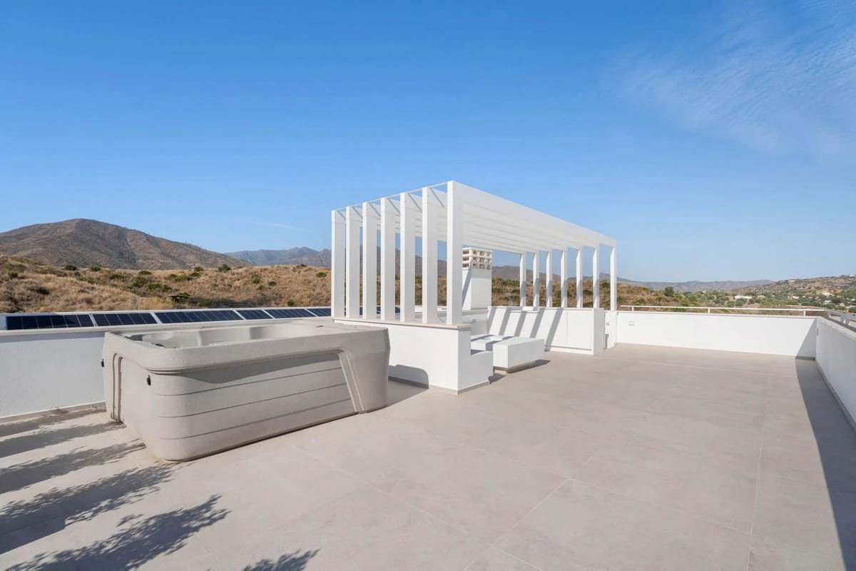 Villas with Expansive Private Gardens · Photo 16