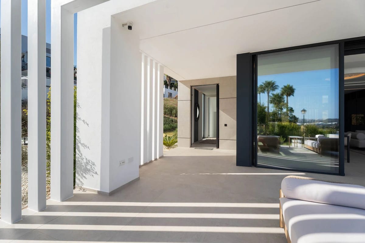 Villas with Expansive Private Gardens · Photo 26