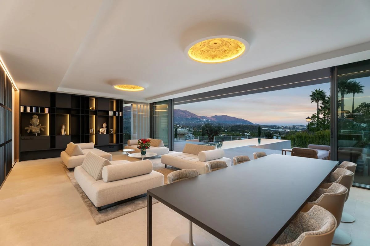 Villas with Expansive Private Gardens · Photo 10