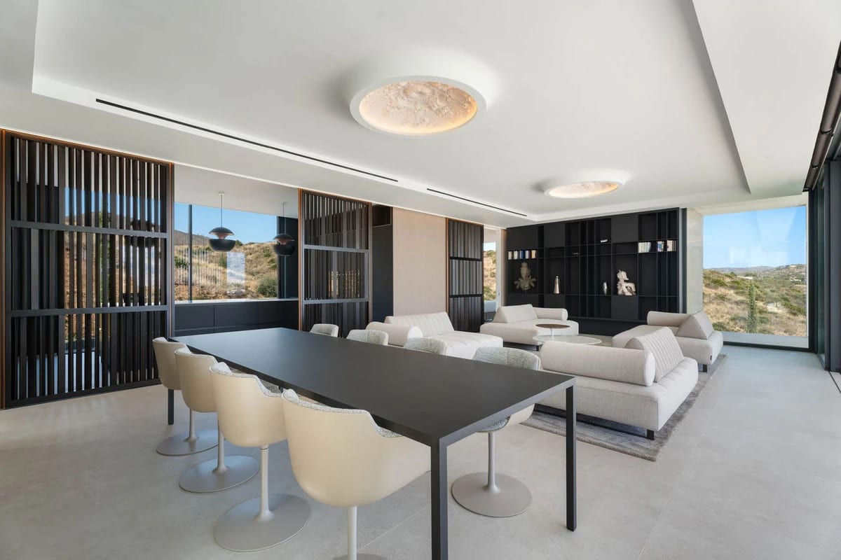 Villas with Expansive Private Gardens · Photo 17