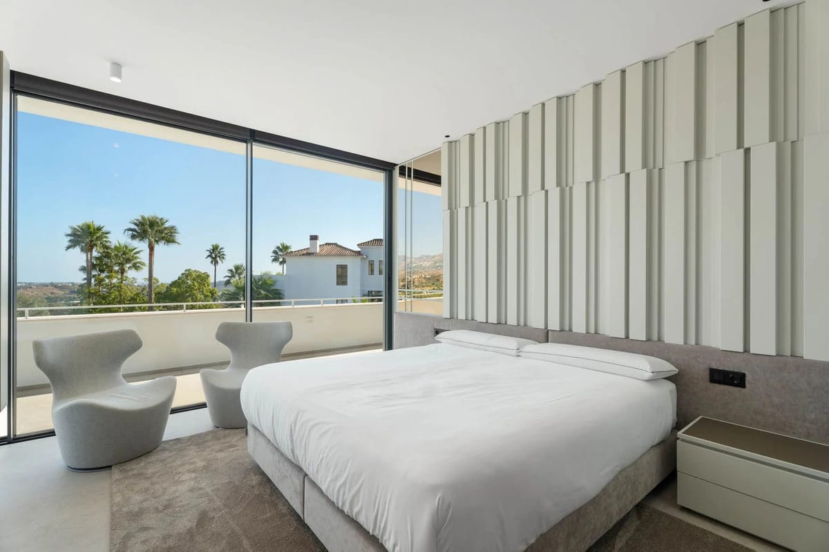 Villas with Expansive Private Gardens · Photo 45
