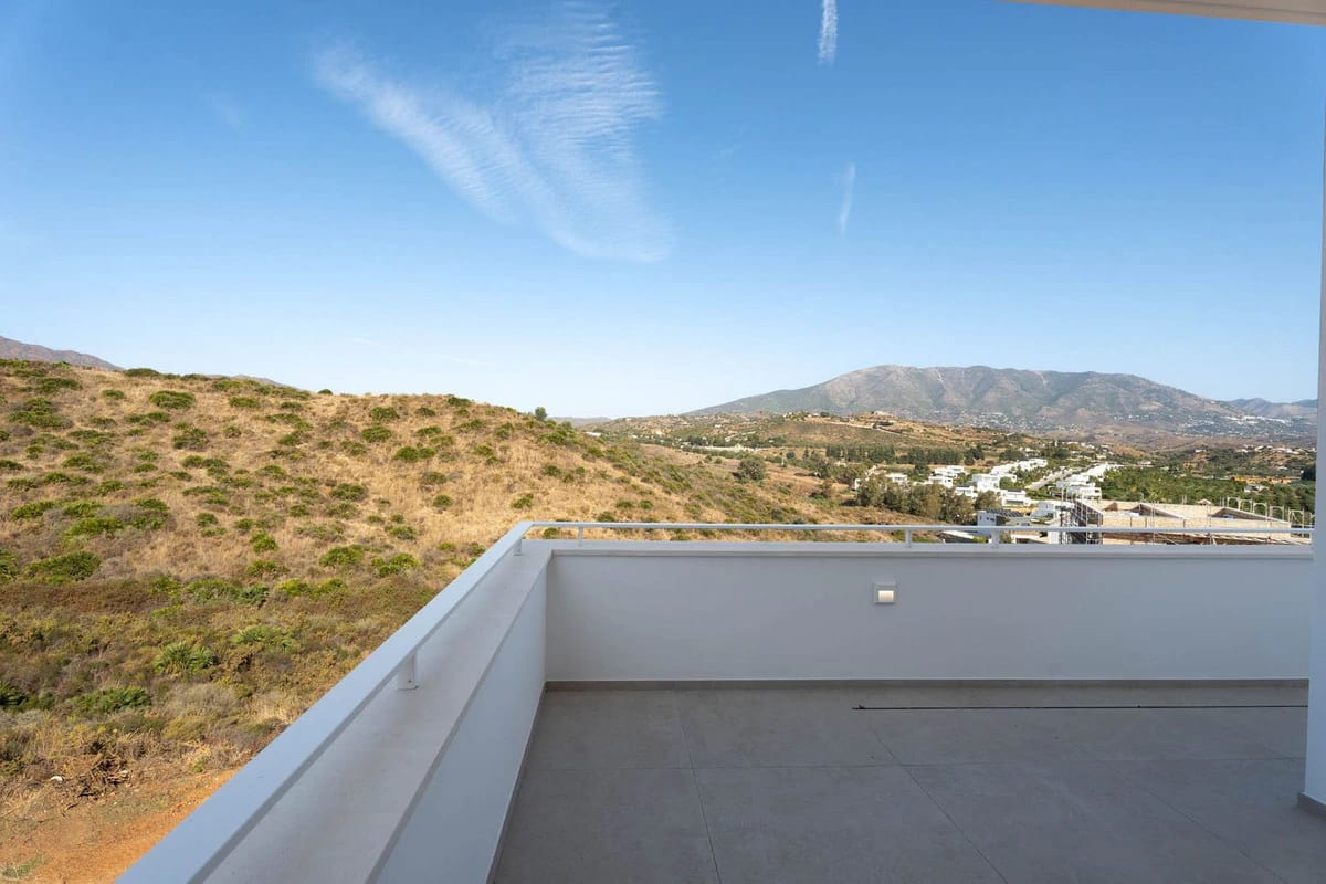 Villas with Expansive Private Gardens · Photo 31