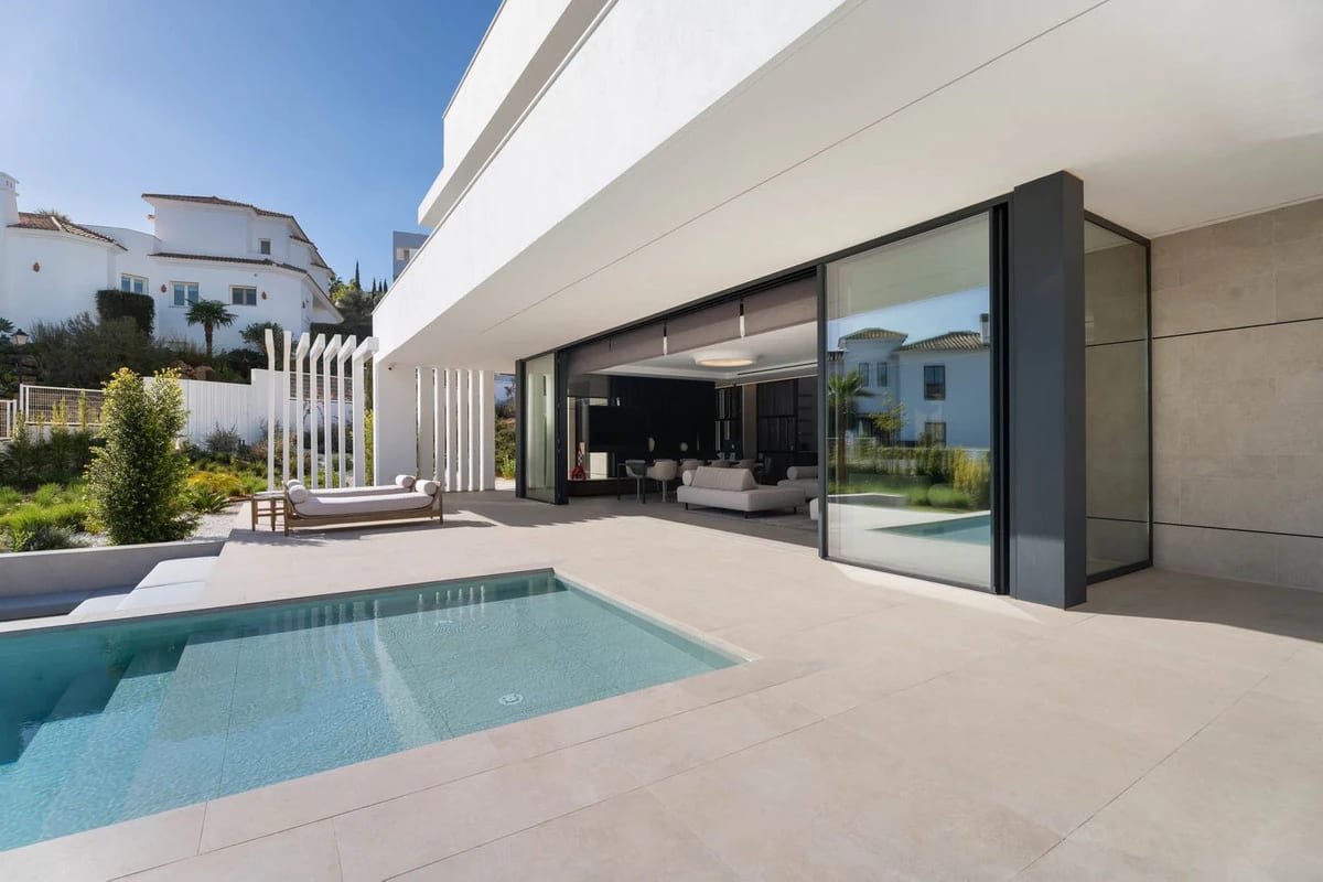 Villas with Expansive Private Gardens · Photo 44