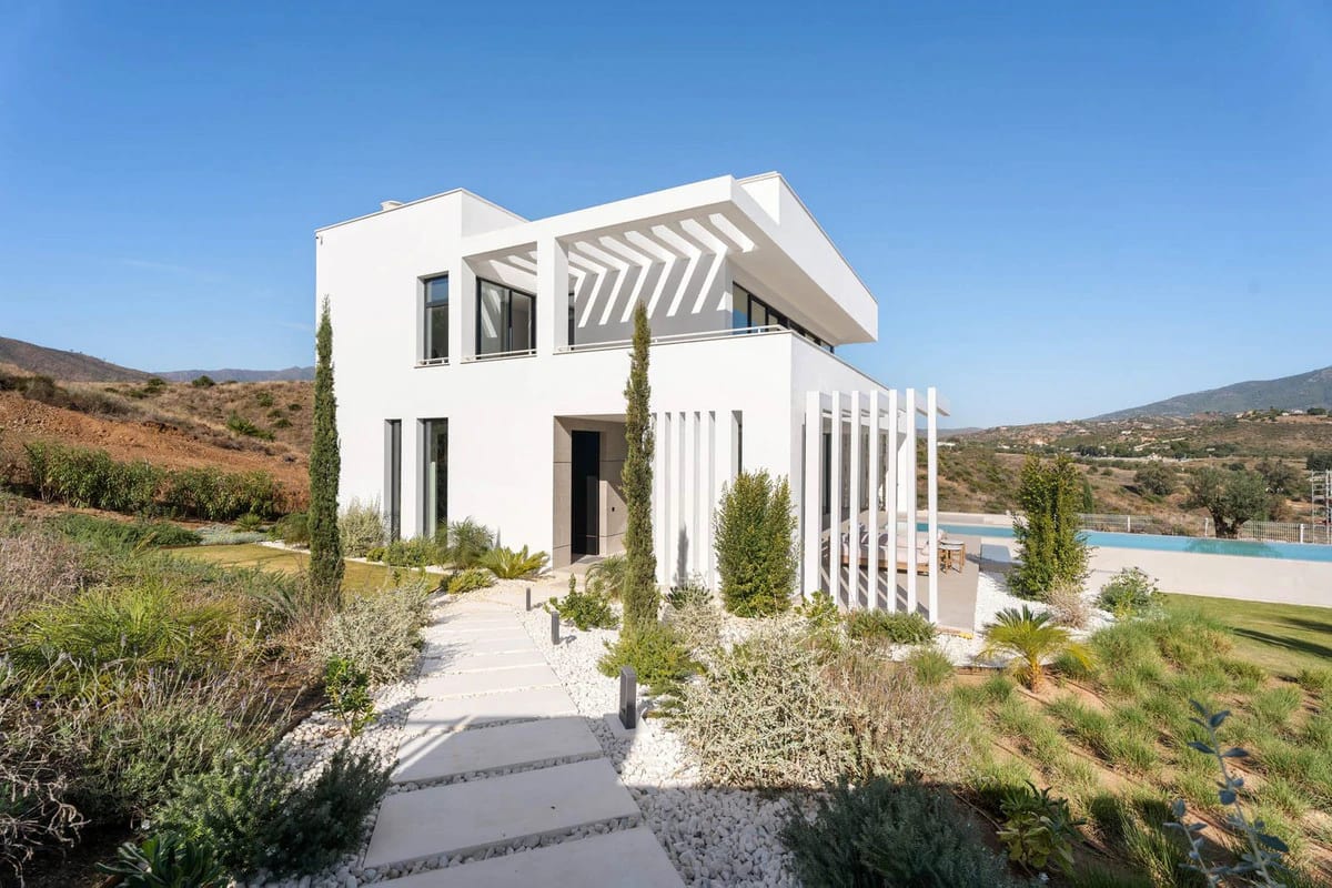 Villas with Expansive Private Gardens · Photo 24