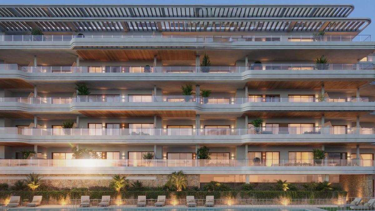 Beachfront Apartments with Spa and Pools · Photo 9