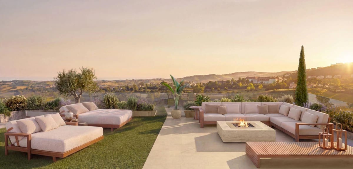 Frontline Golf Apartments · Photo 11