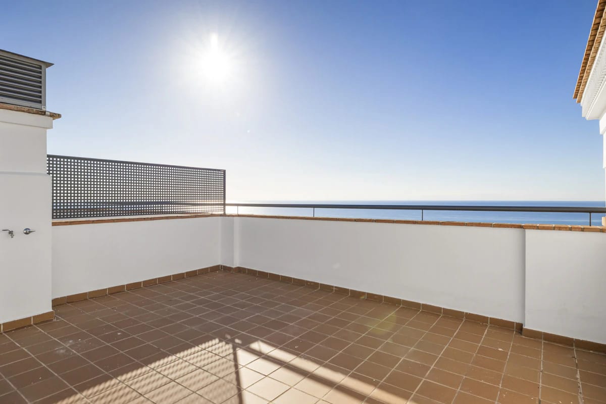 Terraced Townhouses with Communal Pool · Photo 8