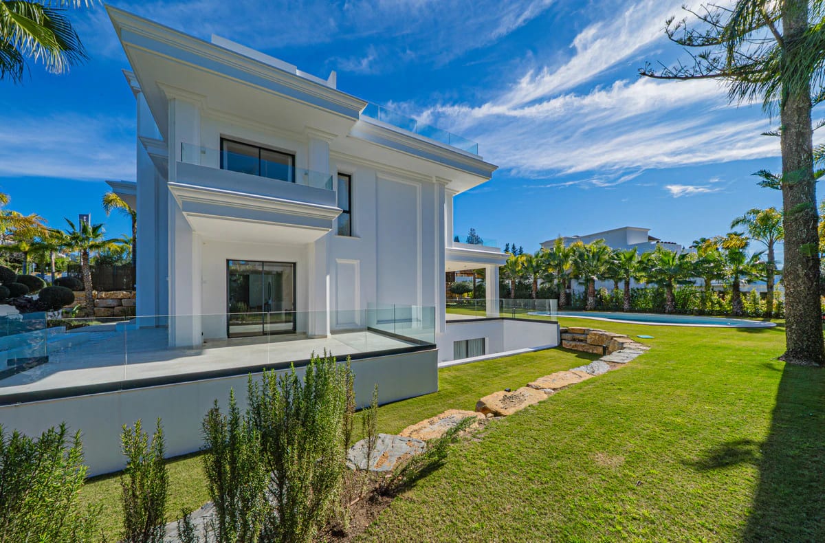 Villas with Private Pools and Gardens · Photo 53