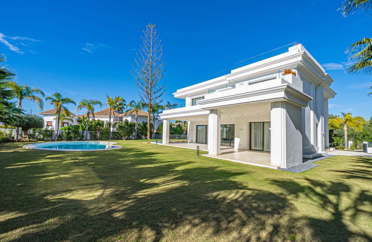 Villas with Private Pools and Gardens · Photo 14