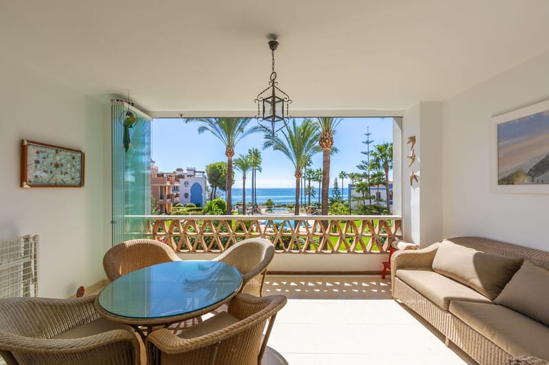 Middle Floor Apartment in Casares Playa