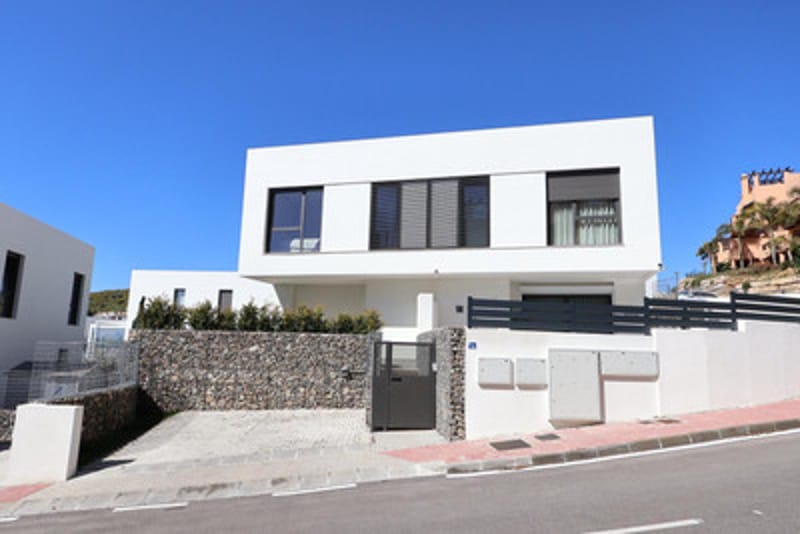 Semi-Detached House in Riviera del Sol