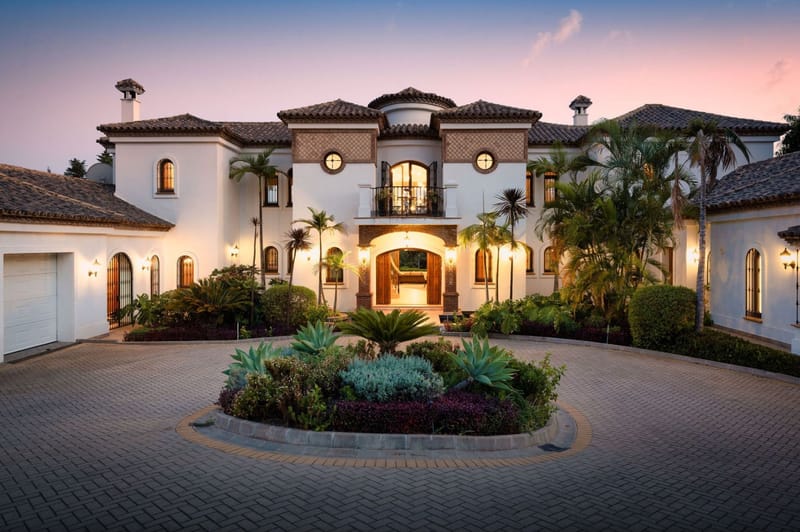 Villa with Andalusian Charm