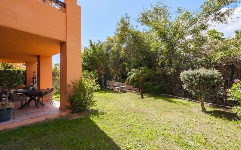 Fully renovated garden apartment in Gazules del Sol, a gated complex close to amenities in Benahavís