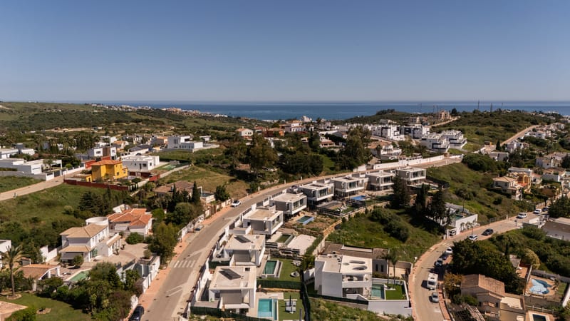 Villa offers a compelling combination of design, functionality, and value, just minutes from Estepona and the beach